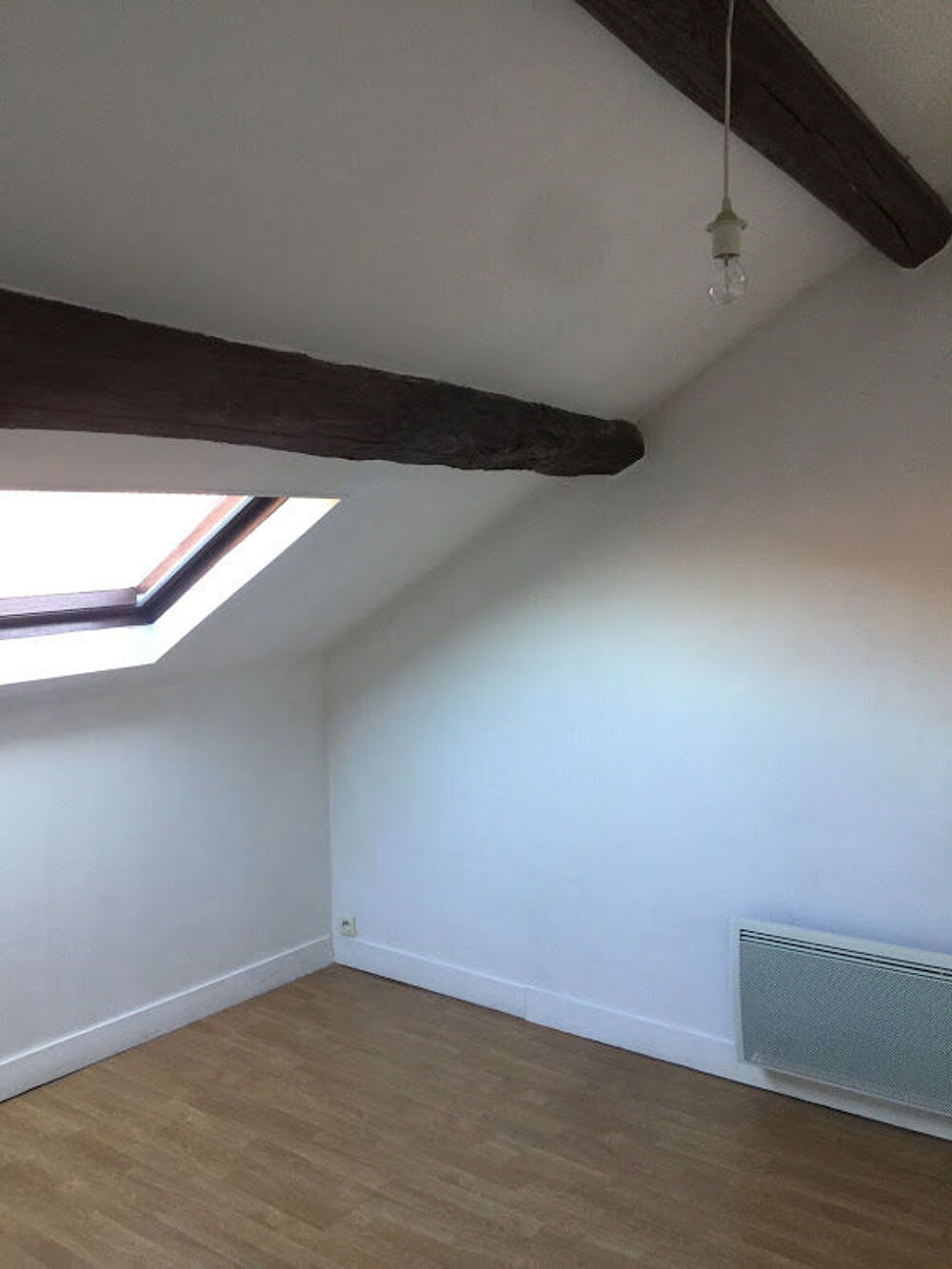 Location Appartement Studio  F1 (cuisine spare) de 25 m2  467  5 min RER A Courdimanche