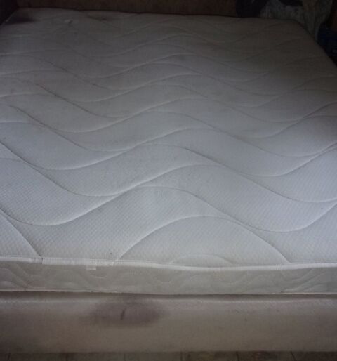 grands matelas et son sommier 160/2 m
55 Fresnes-sur-Escaut (59)