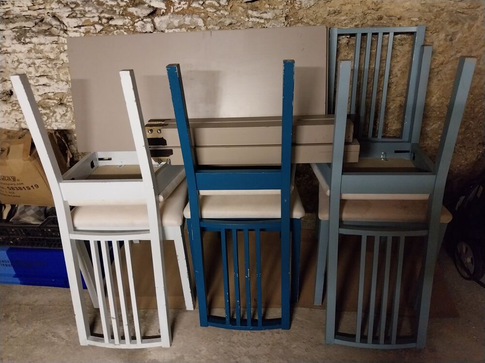 TABLE RECTANGULAIRE ET 6 CHAISES Meubles