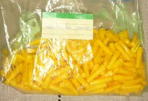 200 chevilles diametre 5mmX24mm neuves 6 Versailles (78)