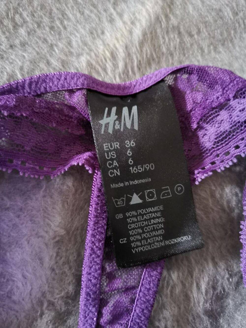 String violet H Vêtements