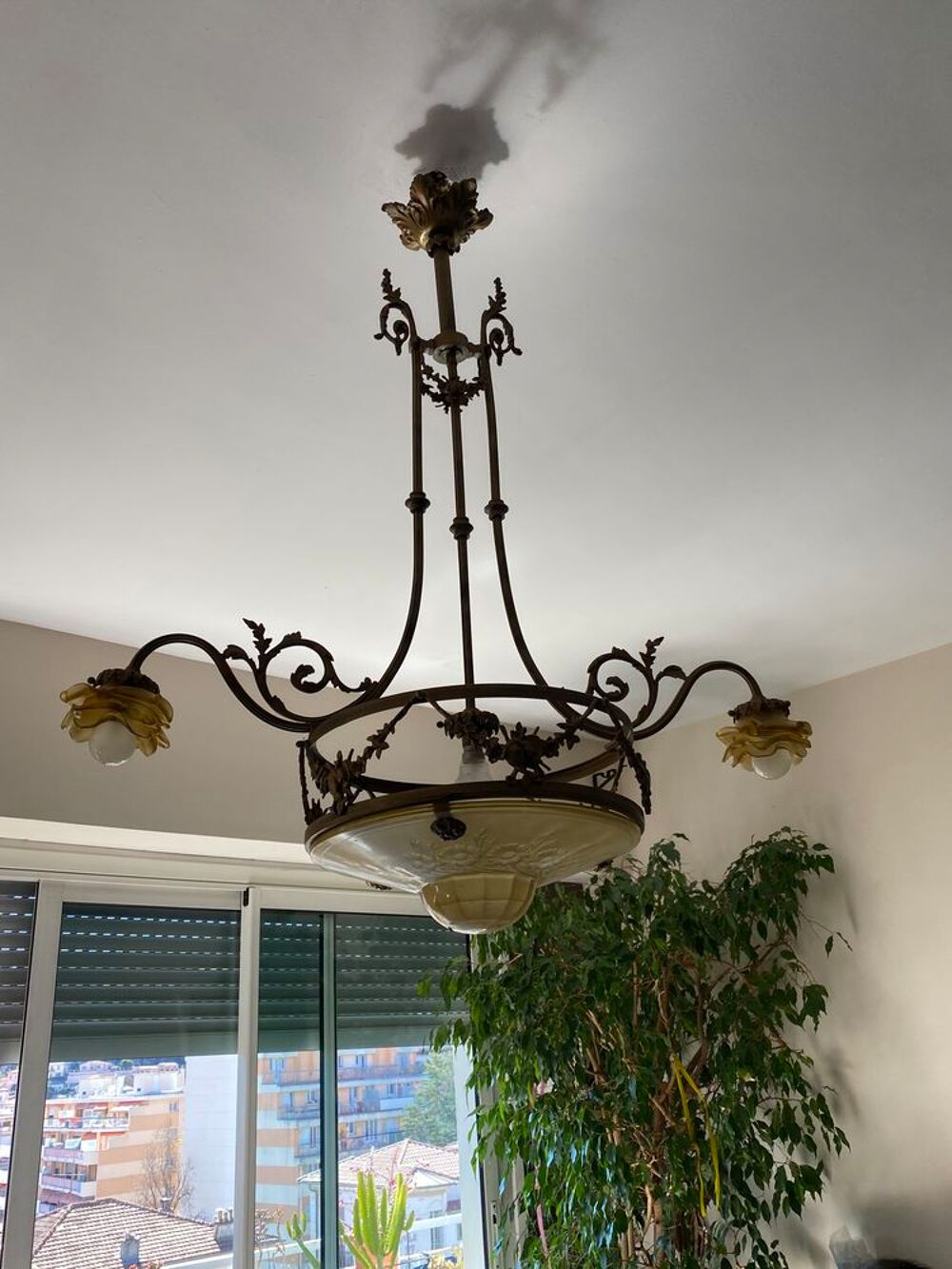 Lustre d'&eacute;poque en laiton Décoration
