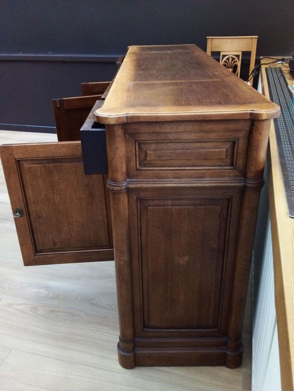 Buffet bas en noyer Meubles