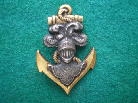 Insigne colonial - Centre d'Instruction de l'Arme Blindée. 22 Caen (14)