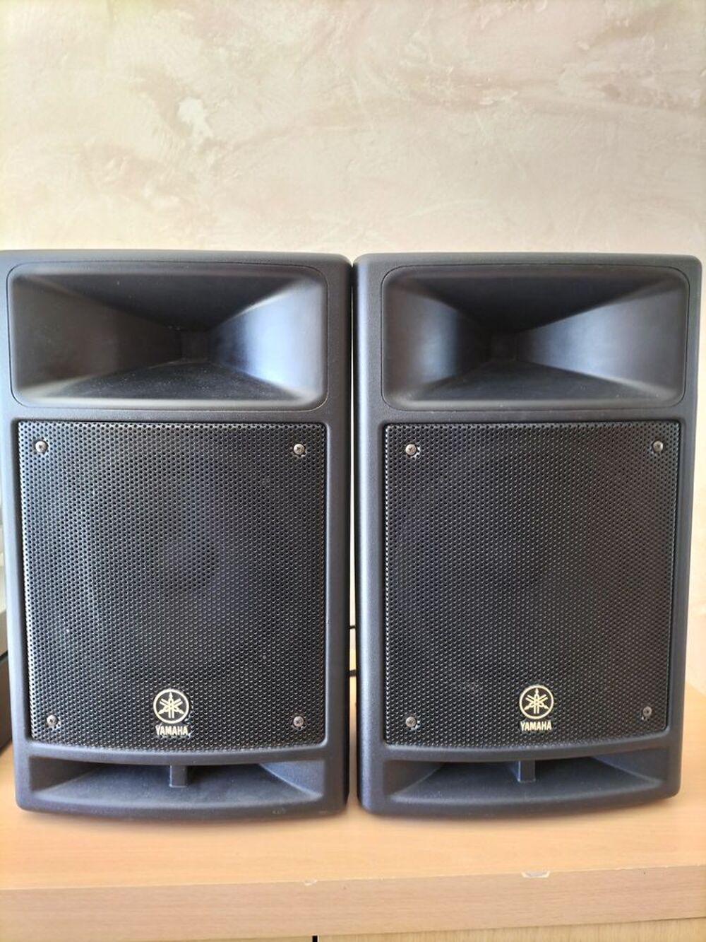 sono yamaha portable pa system stagepas 300 Instruments de musique