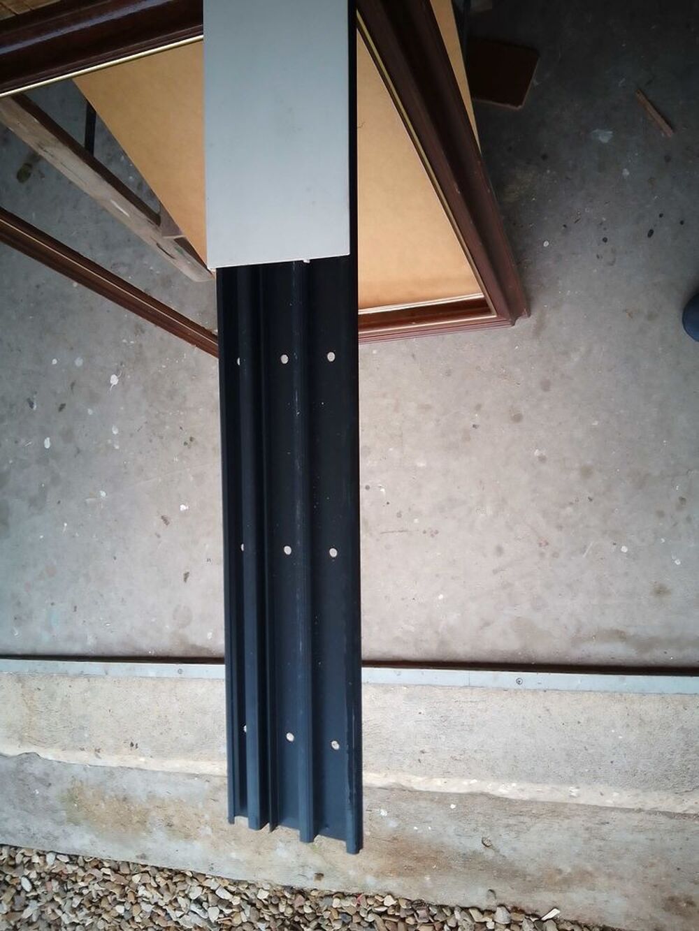 plinthe &eacute;lectrique en PVC blanche Bricolage
