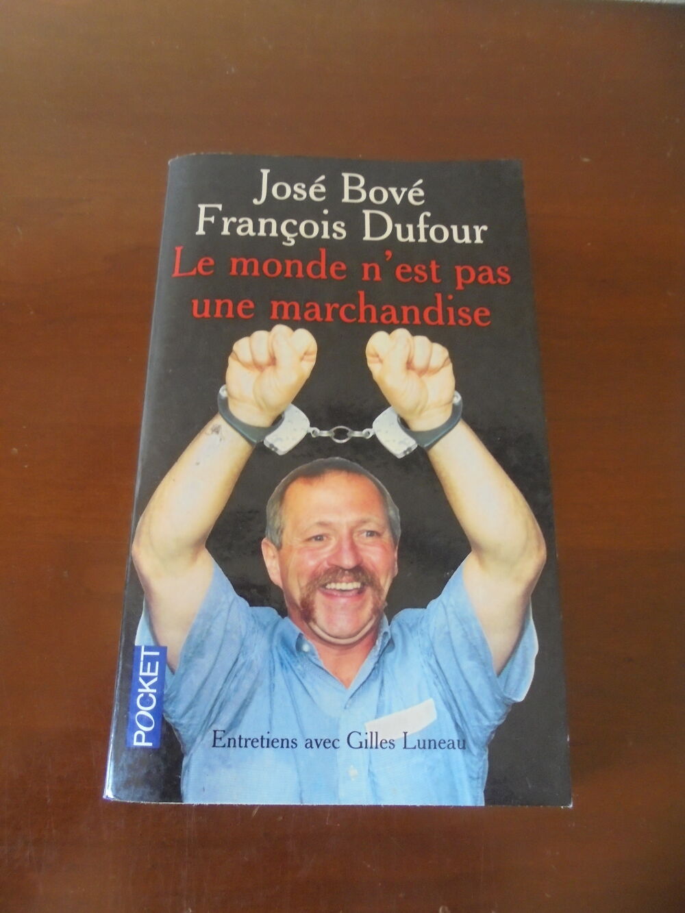 Le monde n'est pas une marchandise (106) Livres et BD