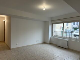 Location Appartement Centre ville, bel appartement lumineux de 95 m² en rez-de-ch Générac
