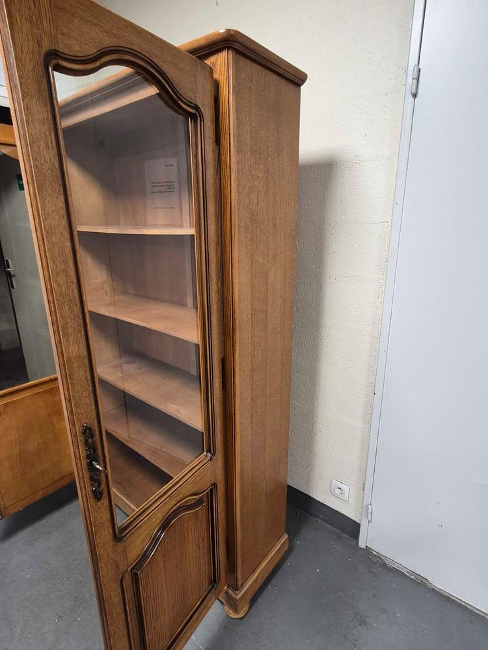 biblioth&egrave;que est un meuble de caserne mod&egrave;le 1930 Meubles