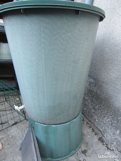 Récupérateur d'eau avec son socle 15 Digne-les-Bains (04)