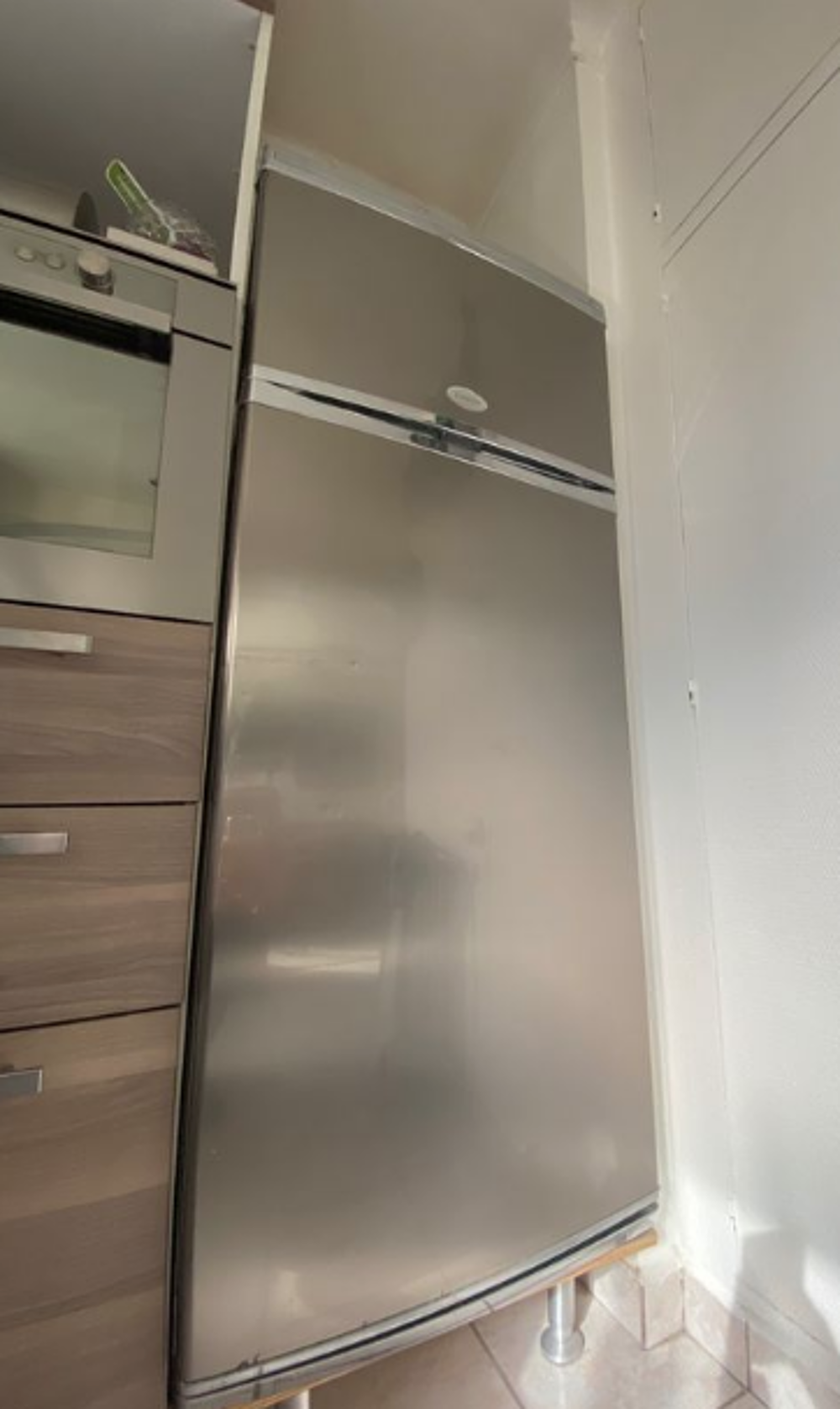 Combin&eacute; R&eacute;frig&eacute;rateur/cong&eacute;lateur ARISTON chrom&eacute; silver Jardin