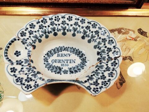 Ancien Plat à Barbe Faïence Patronymique Remy Quentin 1856
59 Loches (37)