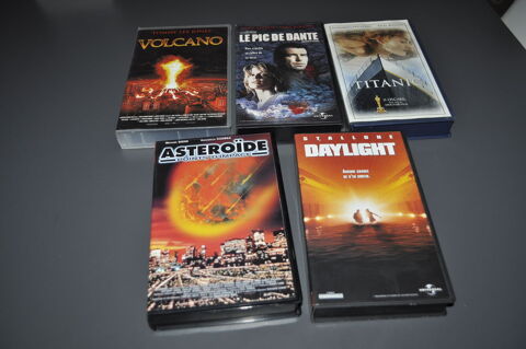 Lot de cassettes vido VHS avec entre autre  Titanic  5 cuisses (71)