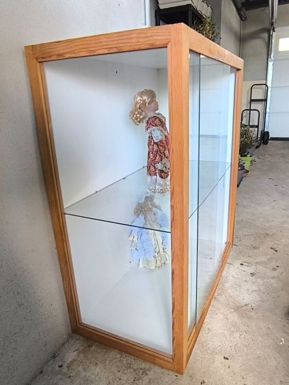 Grande vitrine en contreplaqu&eacute; Décoration
