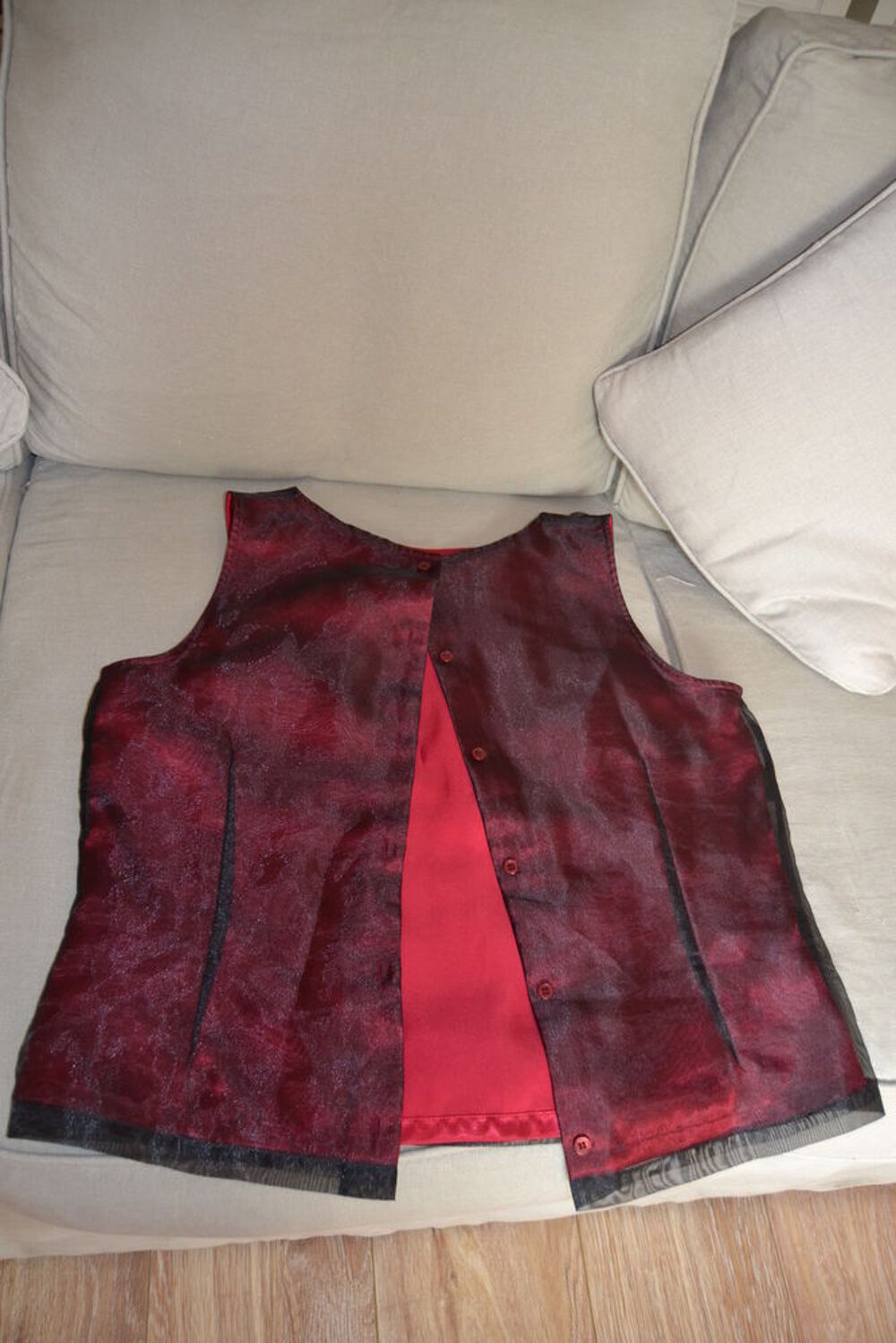 Blouse bi-mati&egrave;re doubl&eacute;e
Vêtements