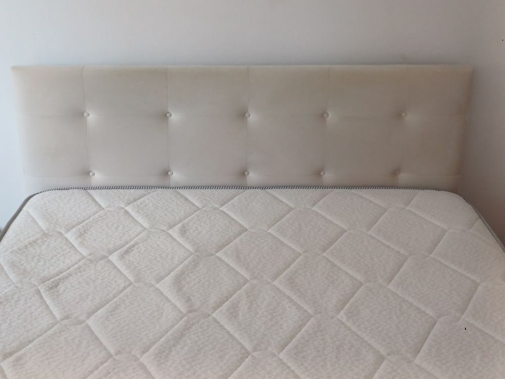 Ensemble lit + matelas t&ecirc;te de lit velours + 4 tiroirs Meubles