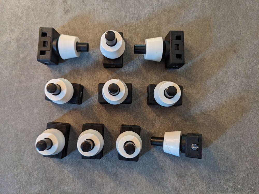 Lot De 10 interrupteurs &agrave; poussoir NOIR &eacute;crou BLANC bornes &agrave; Bricolage