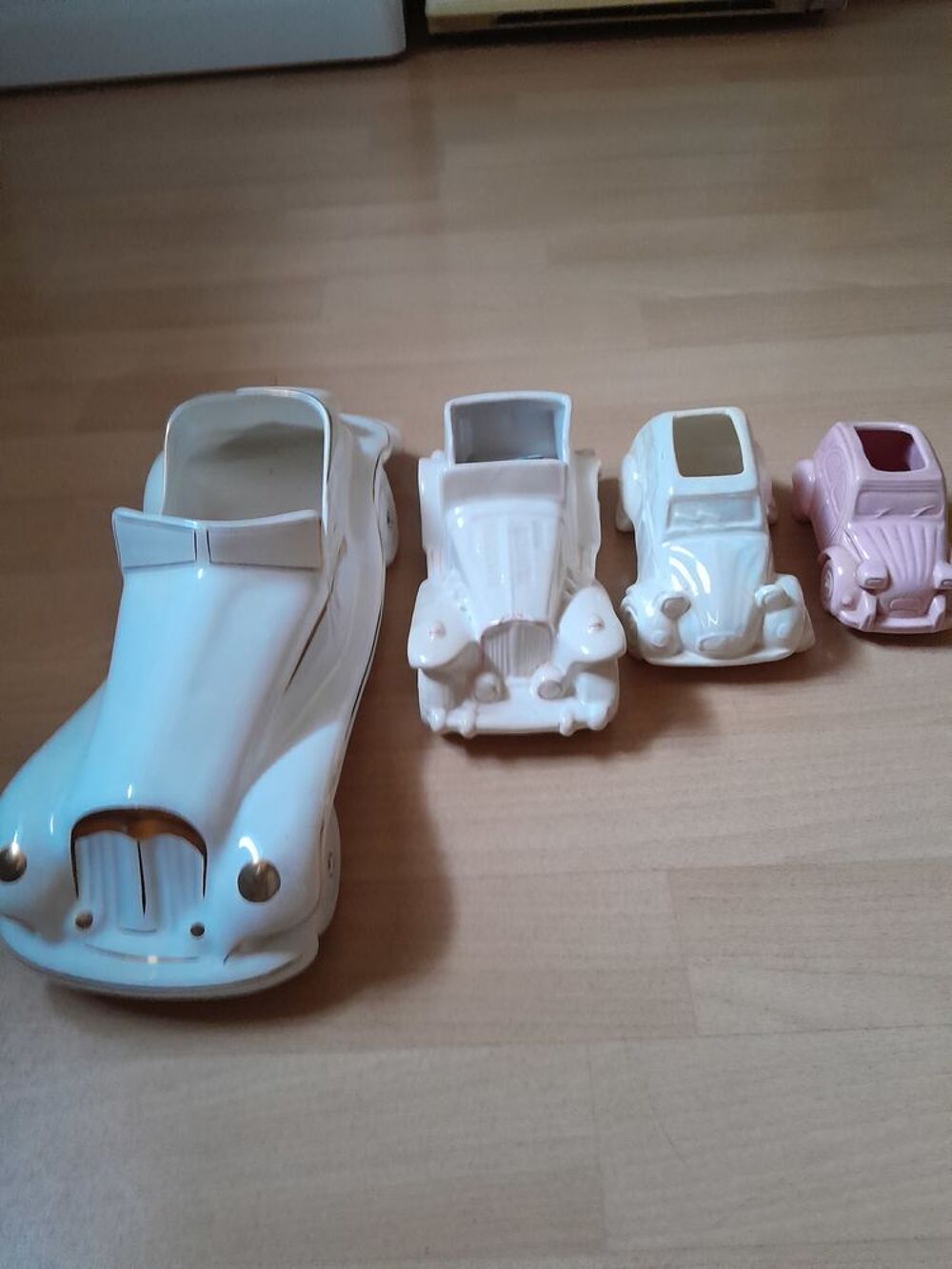 Voiture miniature fa&iuml;ence et c&eacute;ramique vintage Décoration