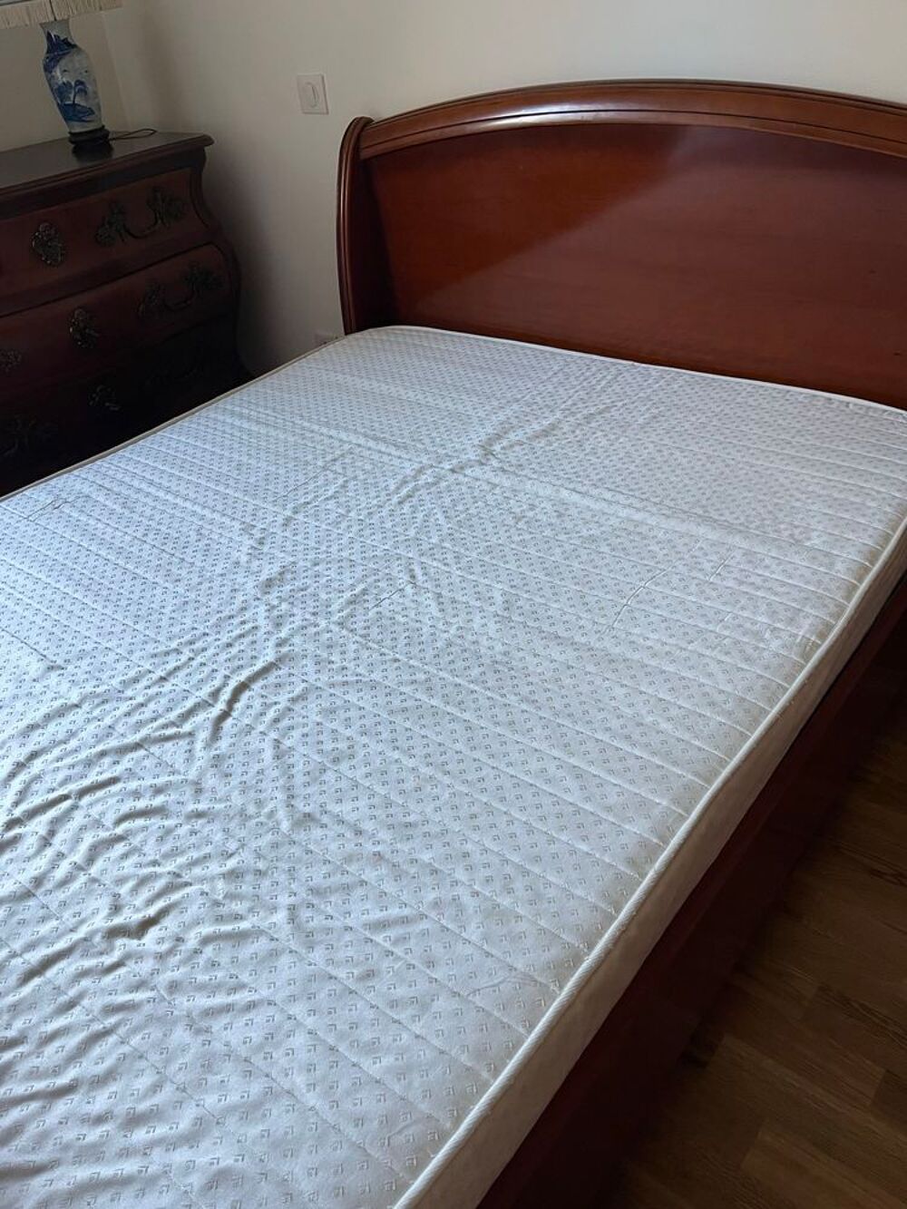 Lit complet matelas et sommier Meubles