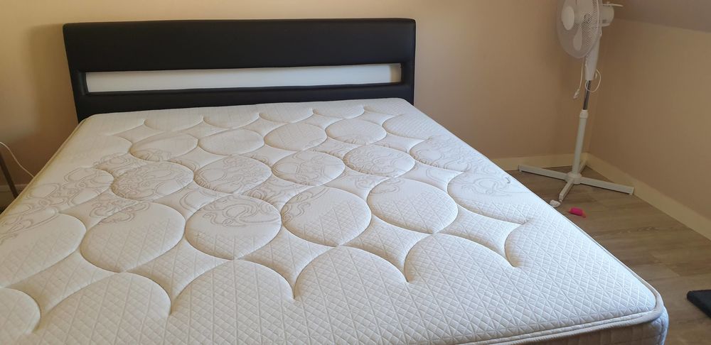 Lit coffre avec led et t&eacute;l&eacute;commande Meubles