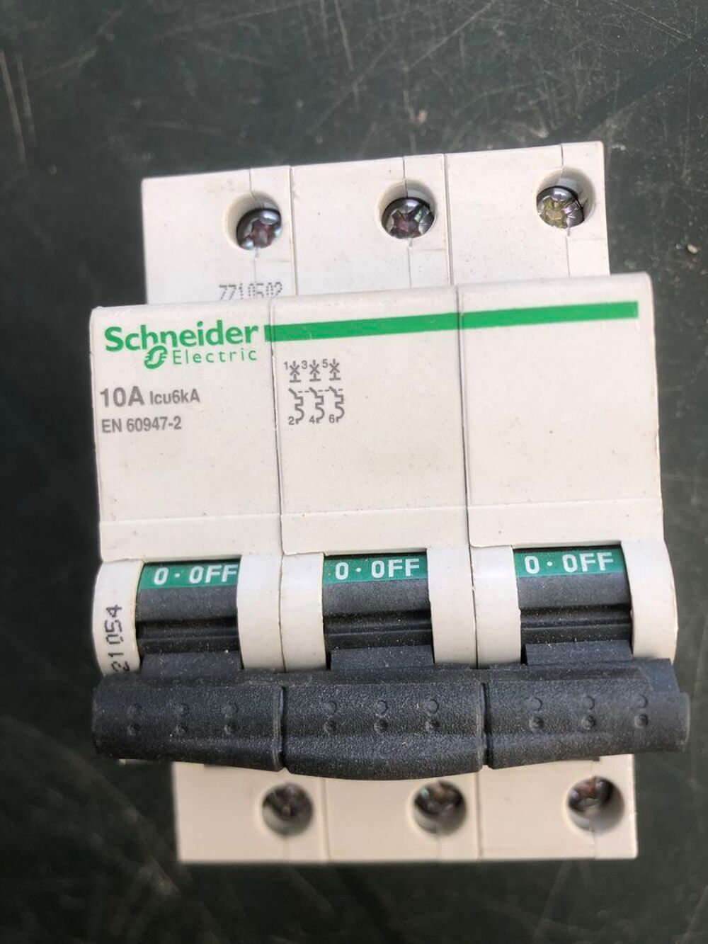 Disjoncteurs 6A et 10A neufs
Bricolage