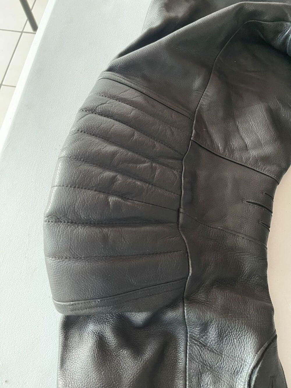 ENSEMBLE BLOUSON ET PANTALON MOTO CUIR POUR HOMME TAILLE 42 Sports