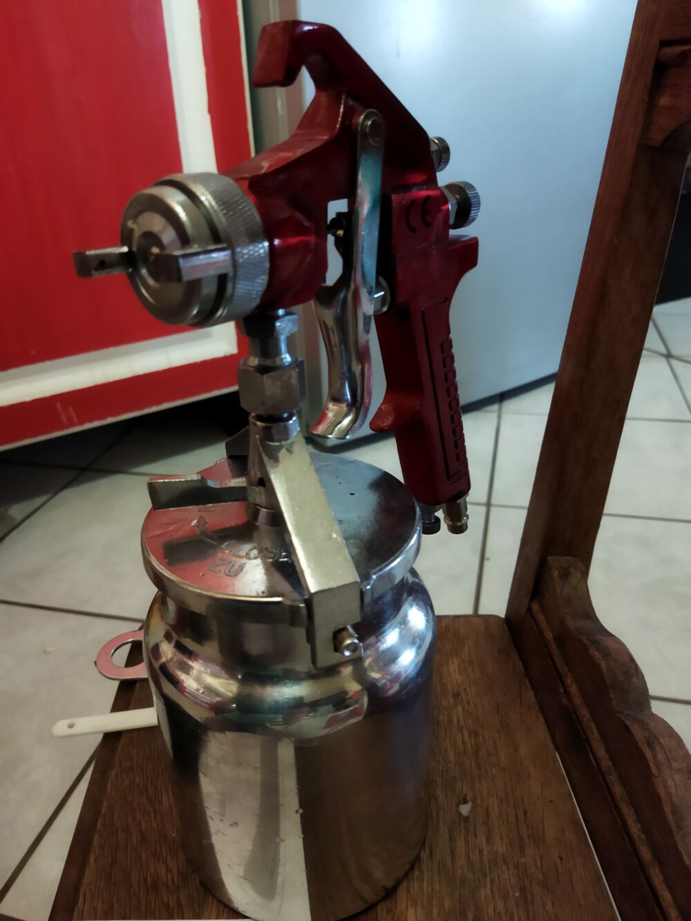 PISTOLET A PEINTURE A SIPHON 40€ Bricolage