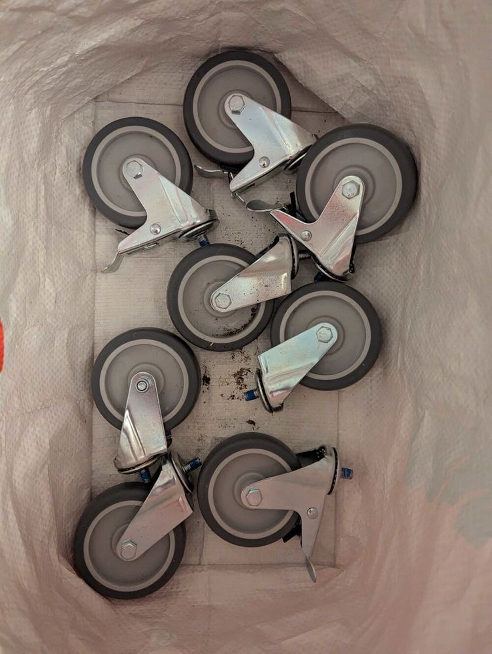 Roue pivotante &agrave; tige filet&eacute;e Bricolage