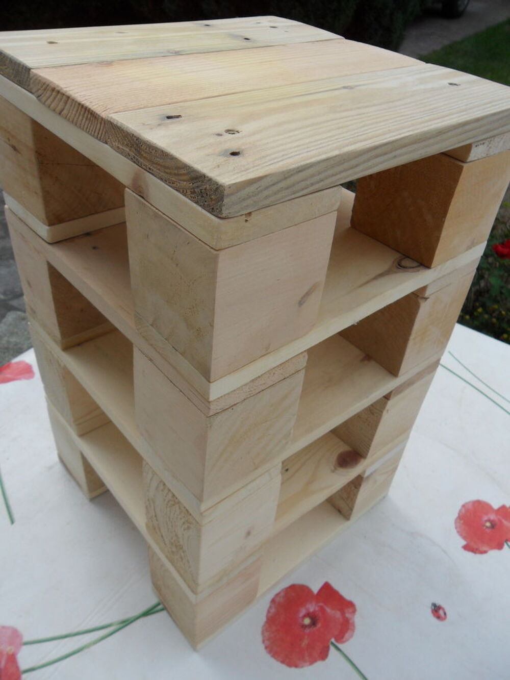 TABLE D'APPOINT CARREE TABLE BOIS 100 % RECYCLE Meubles
