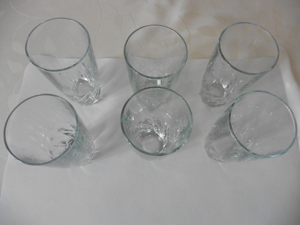 6 verres Marque Luminarc
Hauteur 13 cm
Cuisine