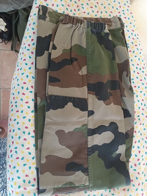 2 Pantalons de treillis militaire Roanne (42)