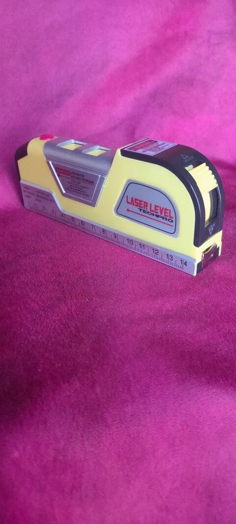 Mètre niveau laser neuf jamais utilisé 10 Avermes (03)