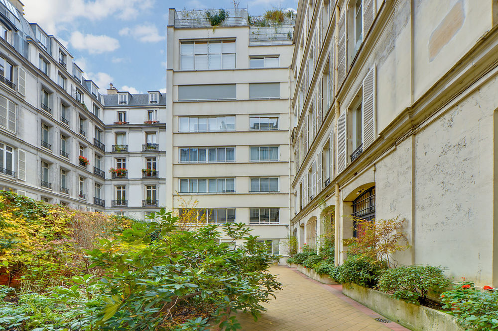 Location Appartement Haussmann- Courcelles . 3 P 97m2 sur jardin Bail Civil Paris 8