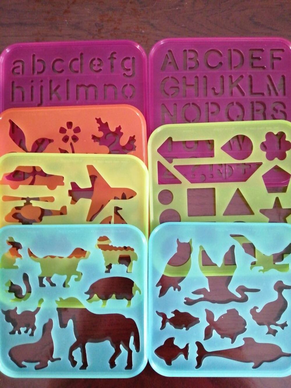 Pochoirs &agrave; dessins Jeux / jouets