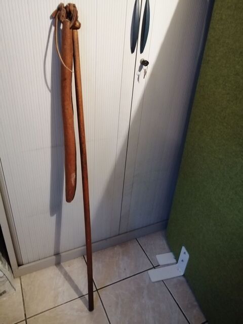 Ancien Fl�au pour battre le bl� en bois 30 Bretteville-sur-Laize (14)