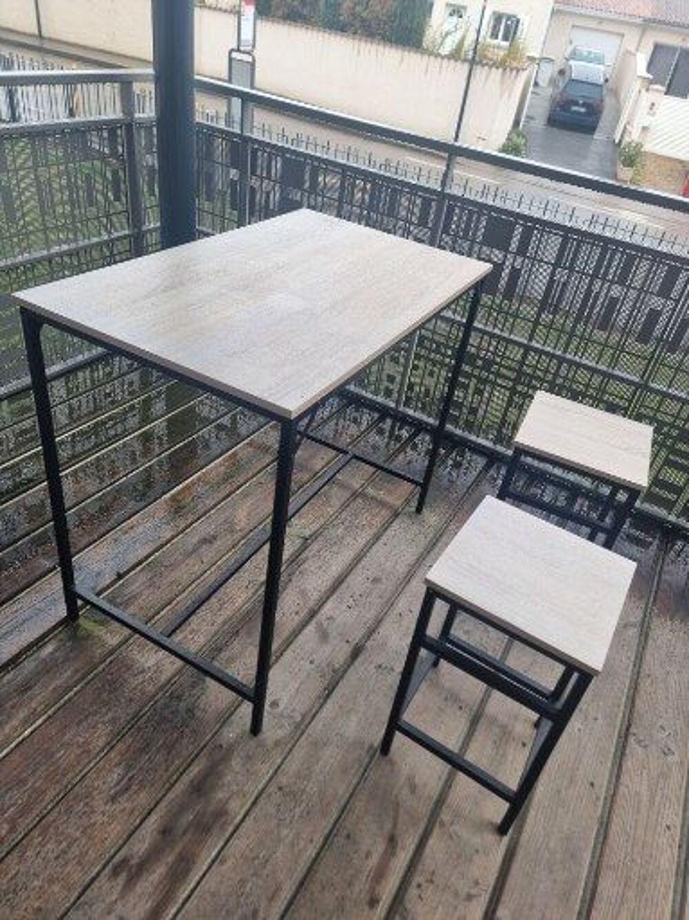 Table haute + 2 tabourets Meubles