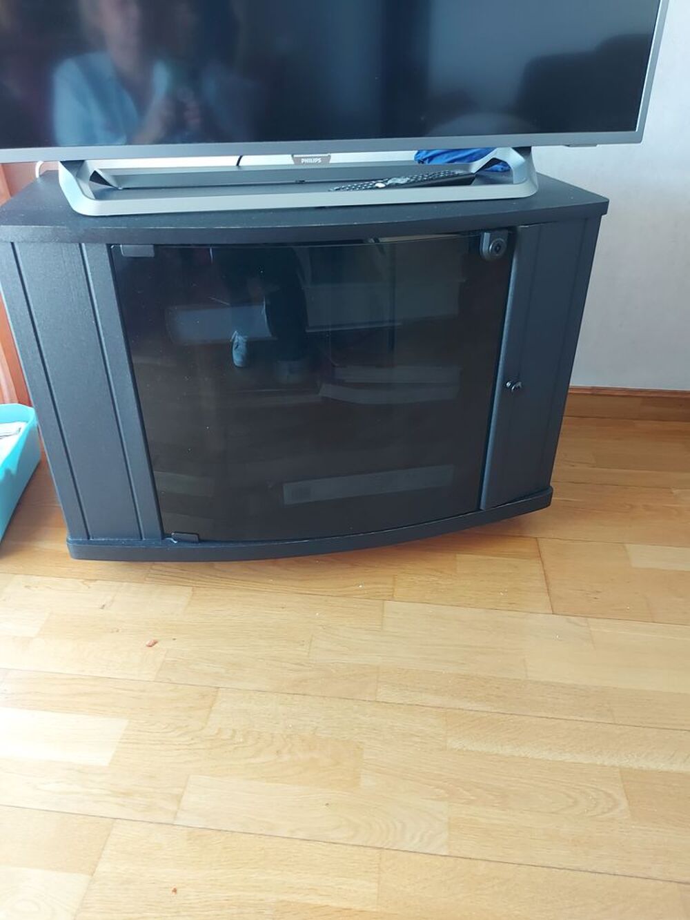 Meu le t&eacute;l&eacute; noir Meubles