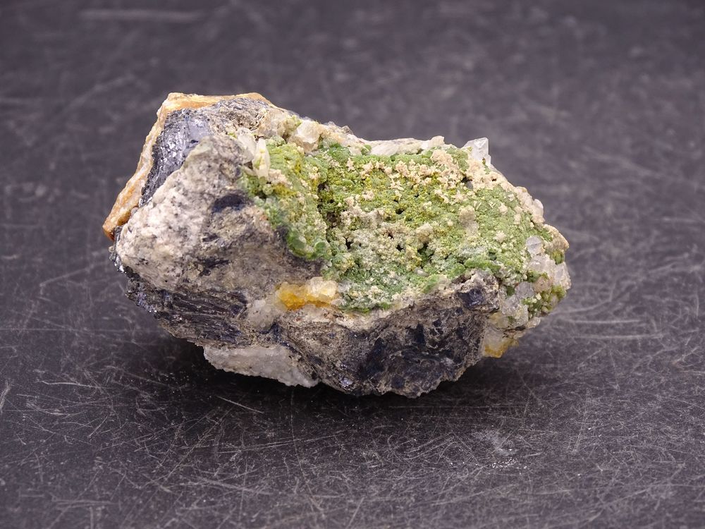 C&eacute;rusite &amp; Pyromorphite &amp; Quartz &amp; Gal&egrave;ne (fluorescence sou 