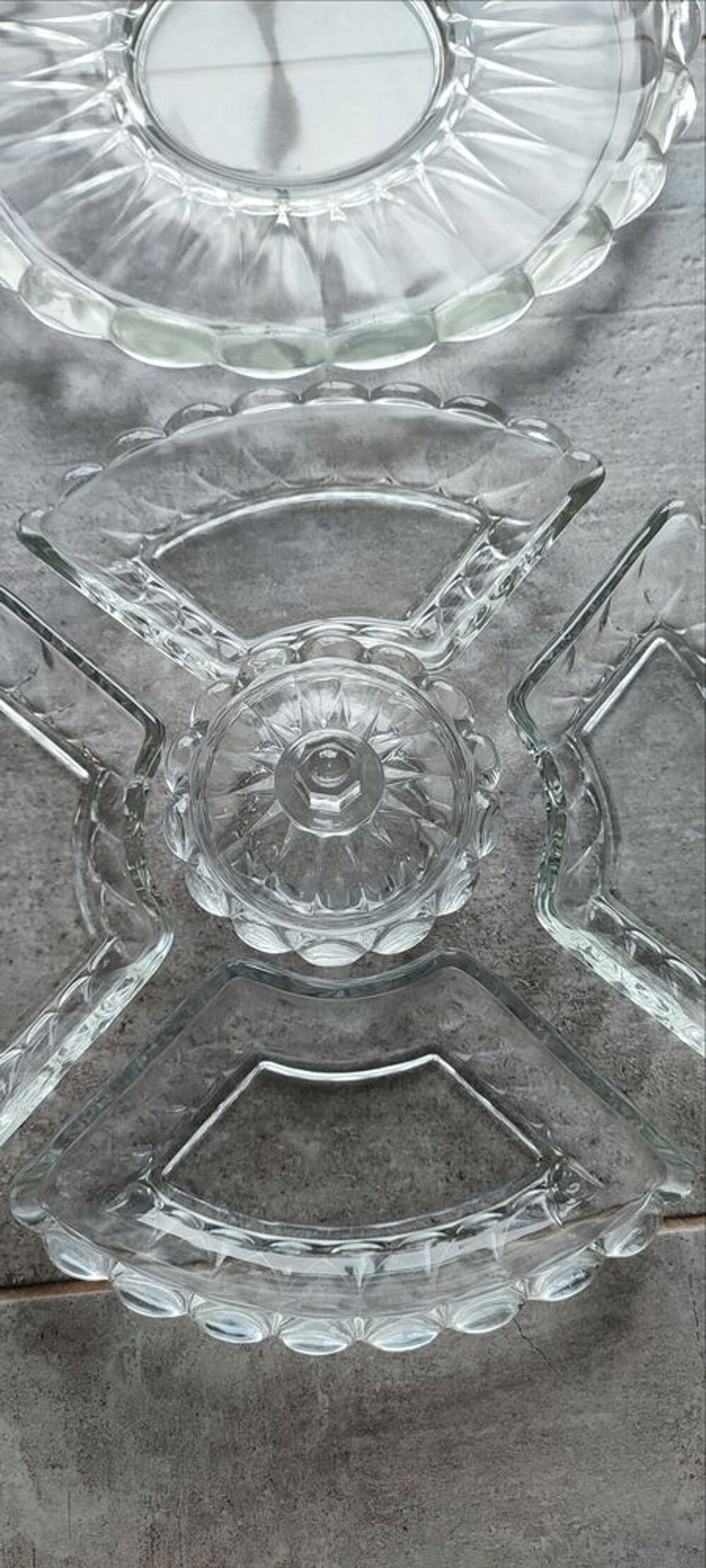 Grand serviteur de table en verre &eacute;pais bull&eacute; 