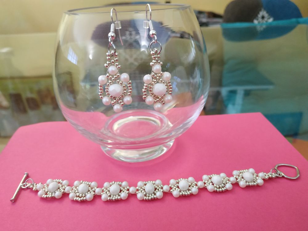 Parure bracelet boucles d'oreilles fait main Bijoux et montres