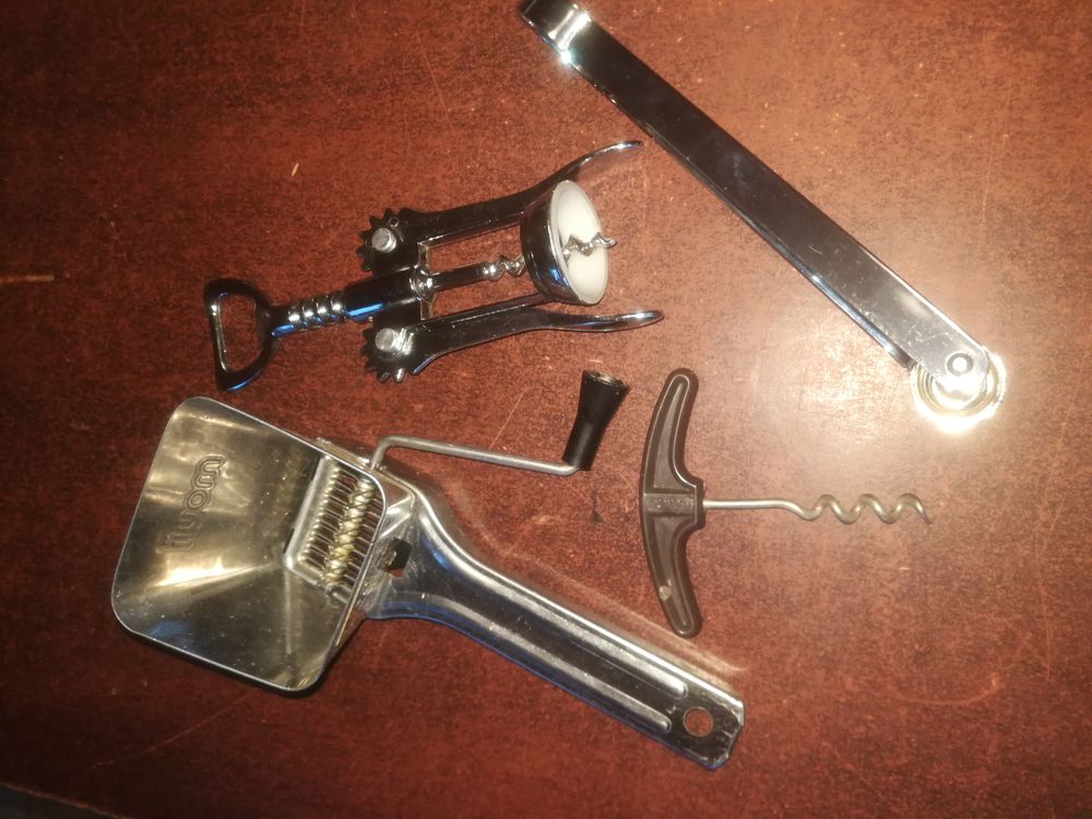4 ustensiles de table Electroménager