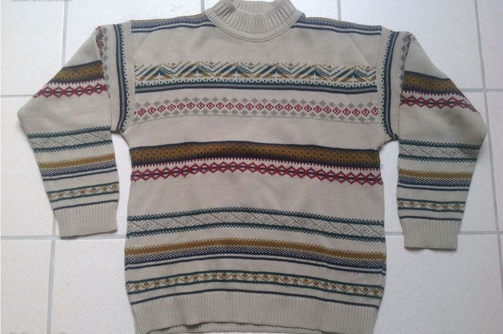 PULL BLANC CASS&Eacute; &Agrave; MOTIF VERT ROUGE BEIGE Envoi Possible
Vêtements
