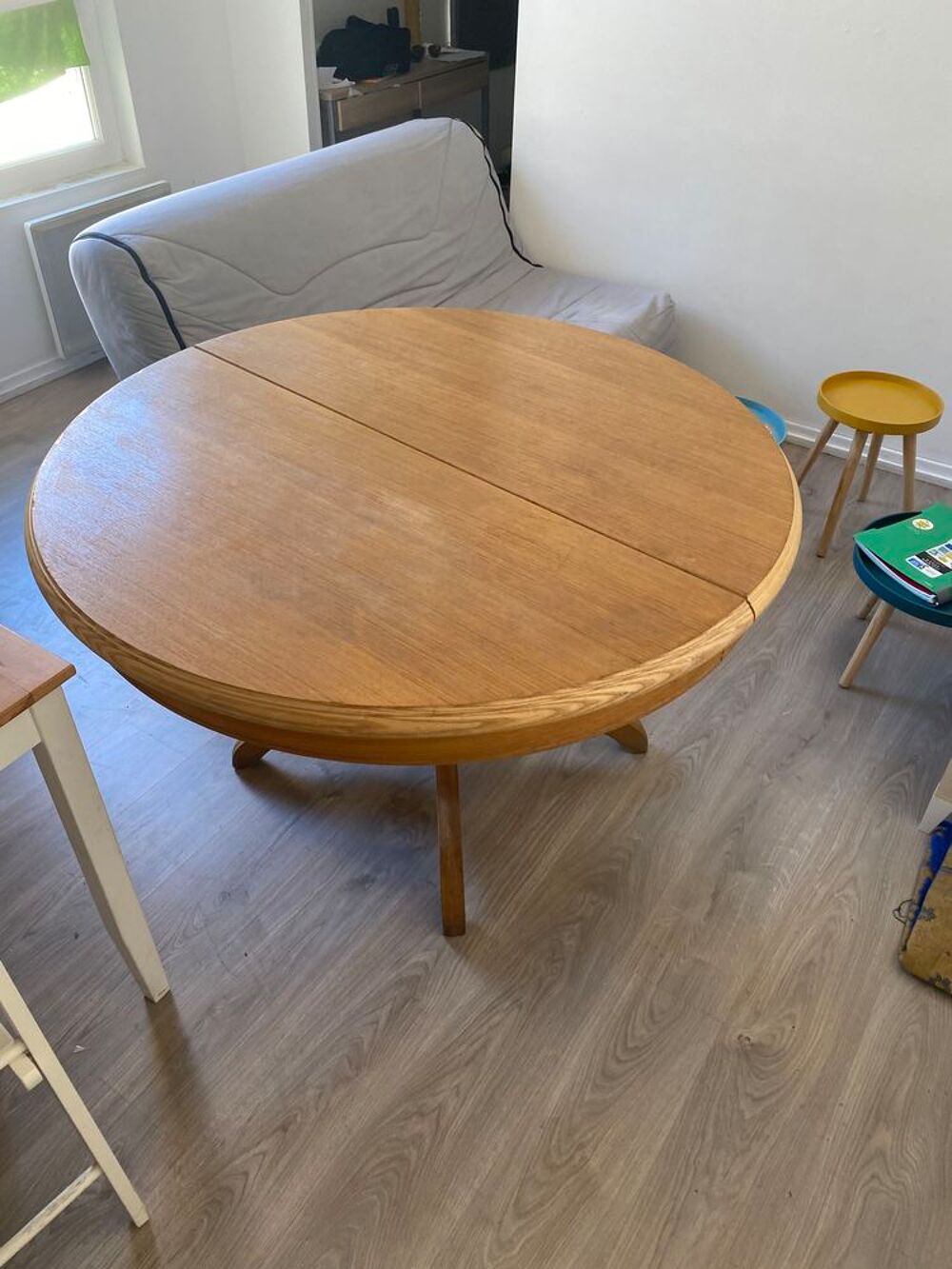 Table ronde en bois massif Meubles