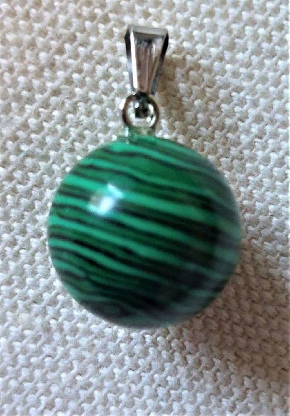 pendentif pierre Malachite, 1,4 cm diam&egrave;tre Bijoux et montres