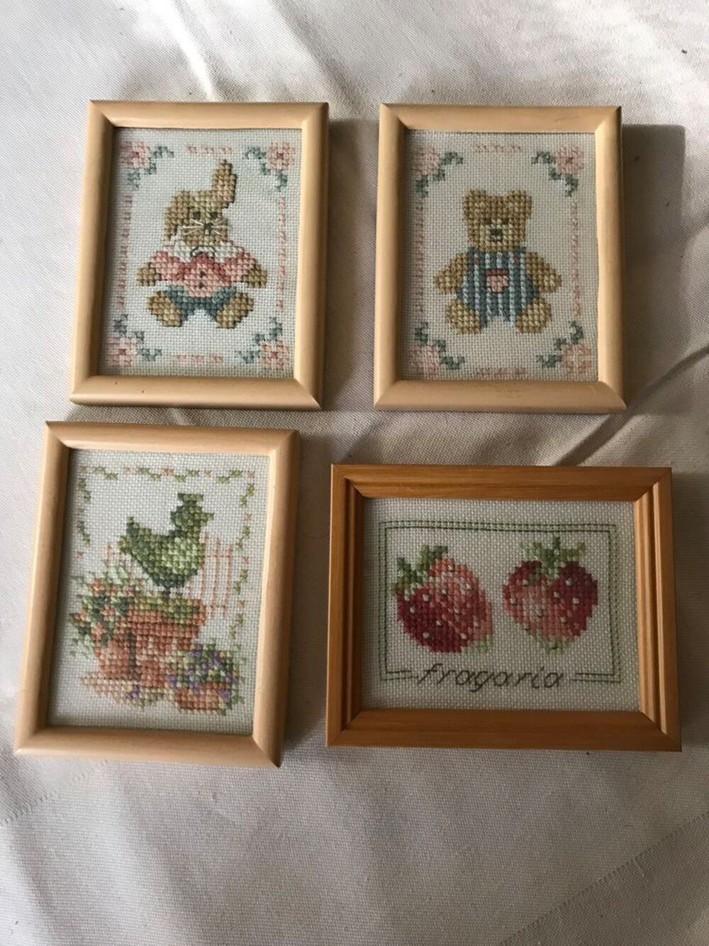 8 petits tableaux sous verre Décoration