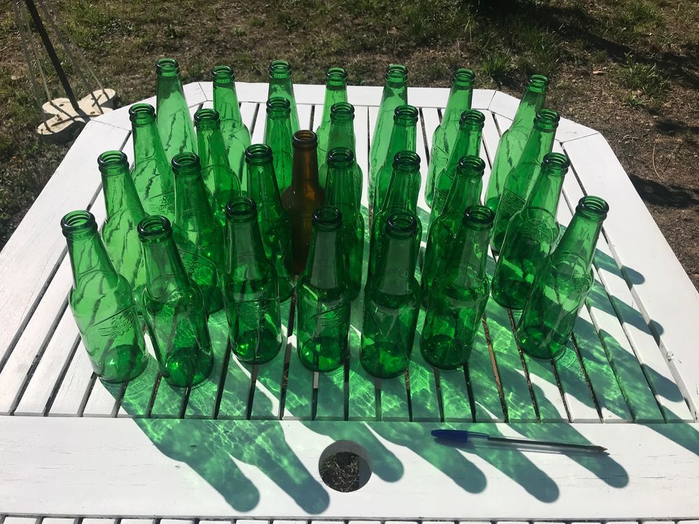 Vingt neuf bouteilles de 25 cl 