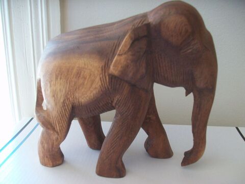 statuette sculpture �l�phant bois teck Tha� d�coration 37 Thizy (69)