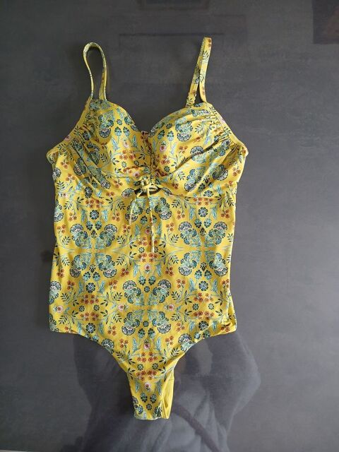 MAILLOT DE BAIN 1 PIECE EMBOITANT ROUGE-GORGE 45 Nevers (58)