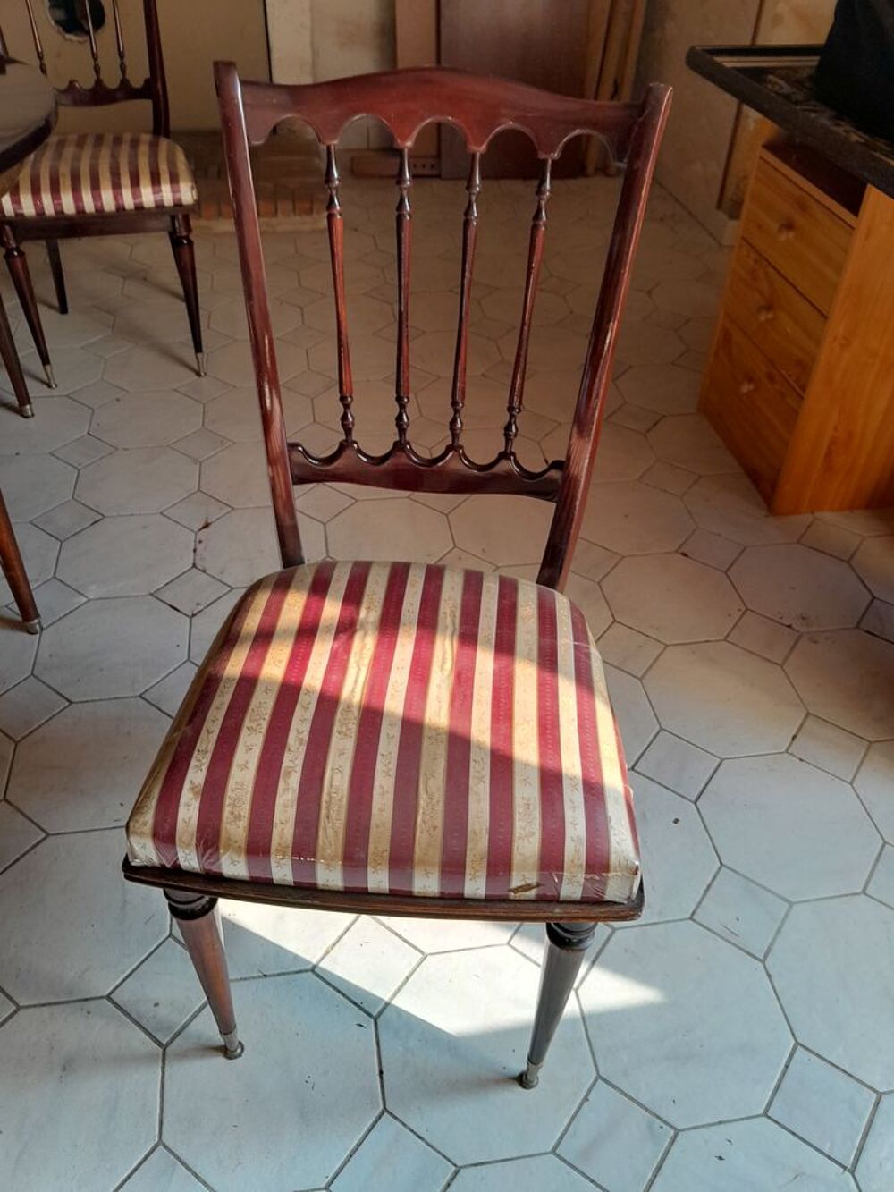 Table R&eacute;gency + 6 chaises Meubles
