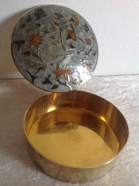 BOITE INDIENNE EN LAITON EMAILLEE 20 Tr�gunc (29)